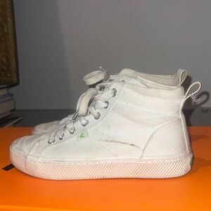 Cariuma sneakers